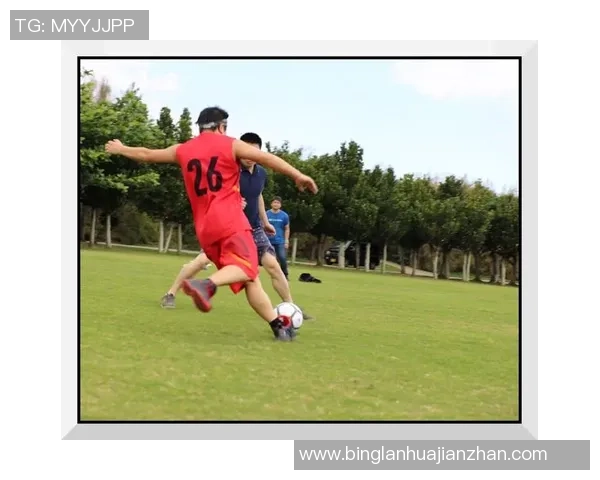 足球明星甘索精彩瞬间回顾与个人风采展示的全景图片集 足球明星甘索精彩瞬间回顾与个人风采展示的全景图片集