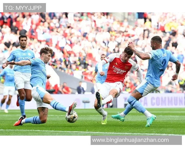 足球明星大头照片大集合展现球场魅力与风采的精彩瞬间 足球明星大头照片大集合展现球场魅力与风采的精彩瞬间